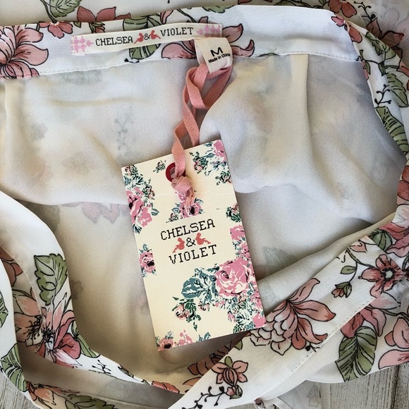 NWT Chelsea & Violet Wrap Skirt Floral Size Medium - Picture 8 of 14